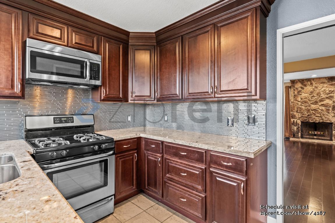 Building Photo - 2189 Hogan Dr
