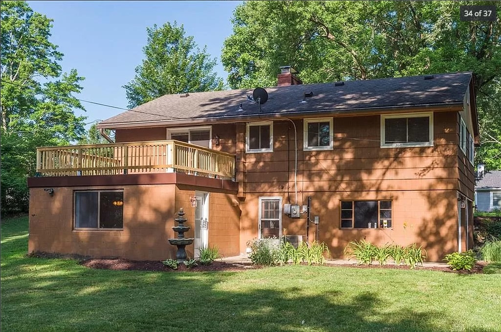 Building Photo - 1086 Meadow Dr