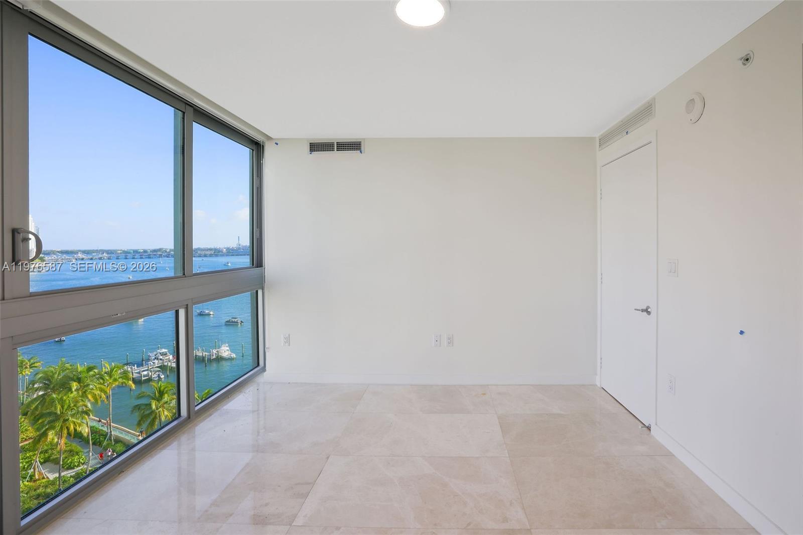 Building Photo - 1500 Bay Dr