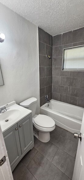 Building Photo - 2861 NW 15th Ct