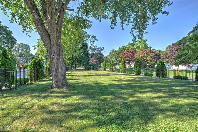 Building Photo - 24 Mt Dr