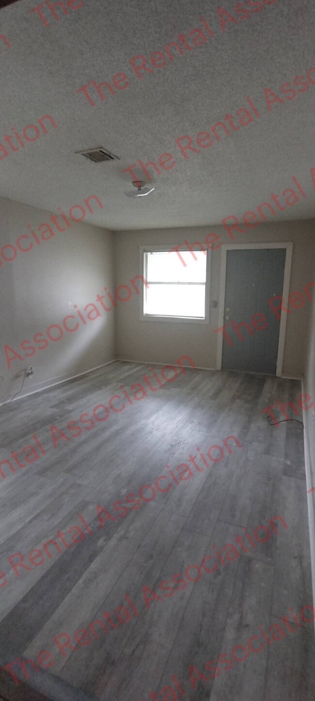 Building Photo - 204 Magnolia St