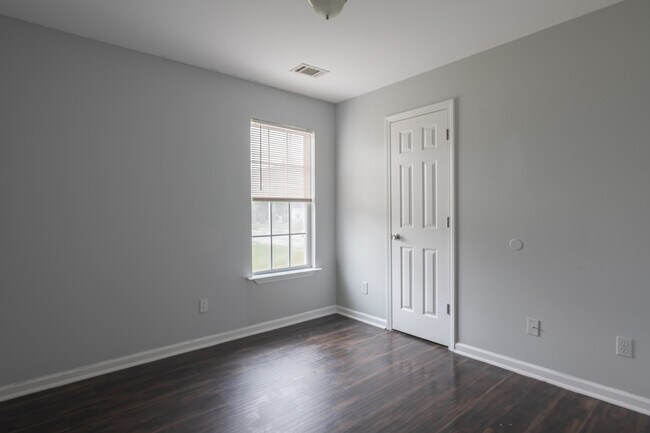 Building Photo - 1607 Ralph David Abernathy Blvd SW