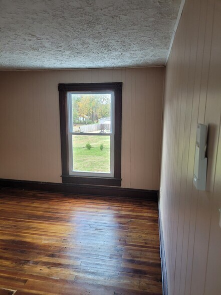 Bedroom - 1795 New Hope and Crimora Rd