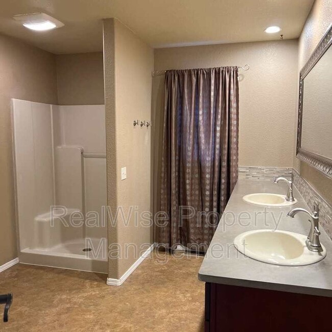 Building Photo - 2235 NW 15th St