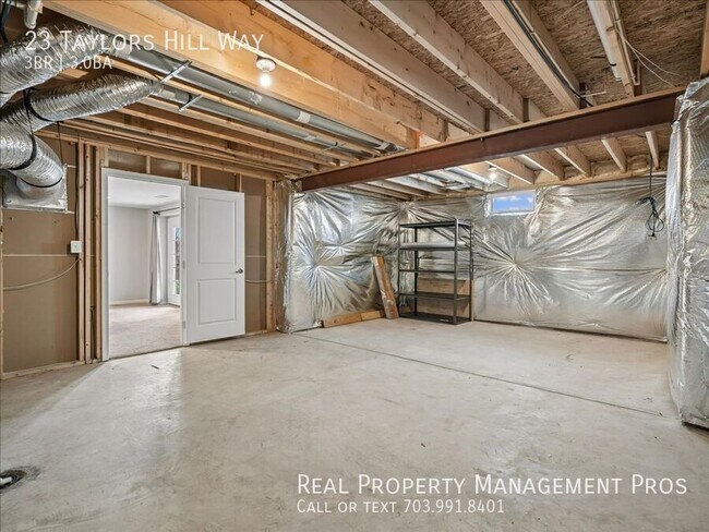 Building Photo - 23 Taylors Hl Wy