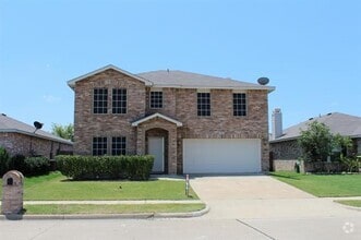 Building Photo - 2316 White Oak Dr