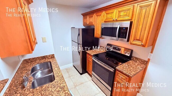 Building Photo - 712 Secret Harbor Ln