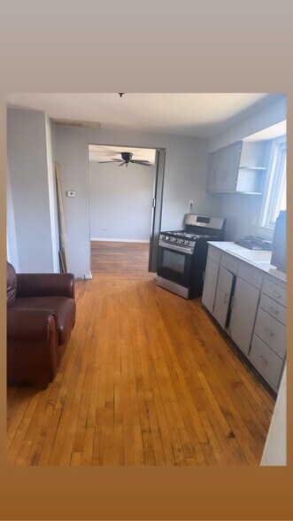 Building Photo - 1214 W 150th St