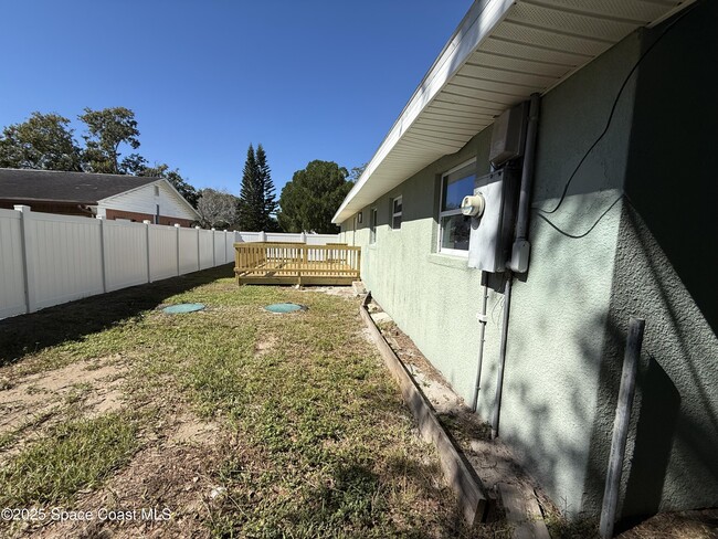 Building Photo - 337 Mc Leod Dr