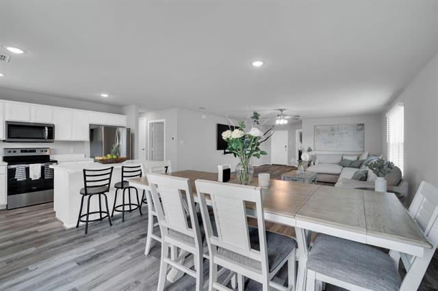 Building Photo - 613 Mayfield Dr