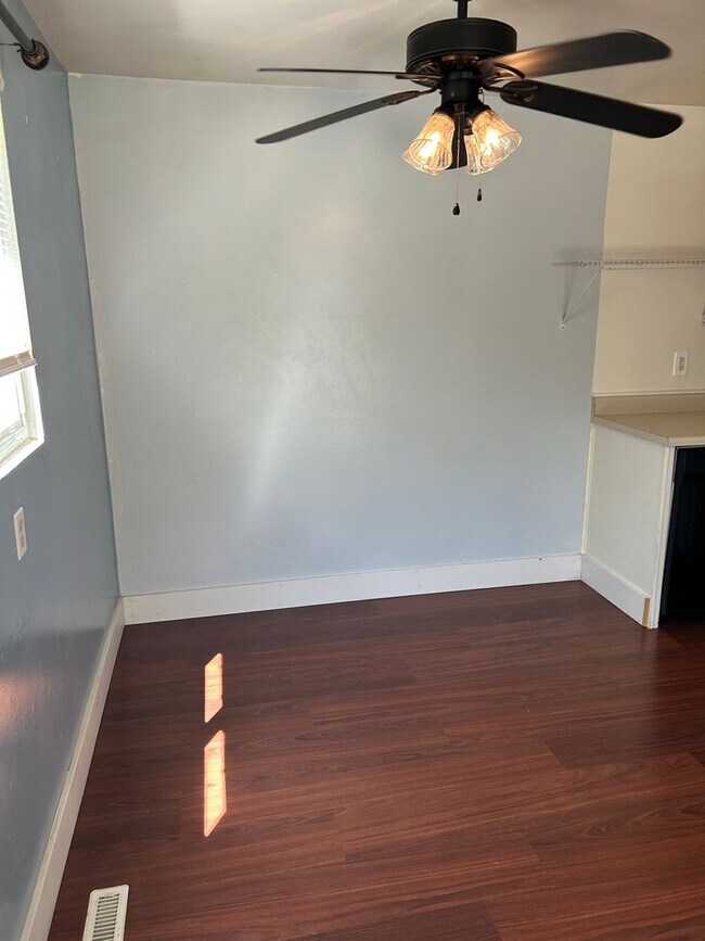 Building Photo - 838 Avenue C