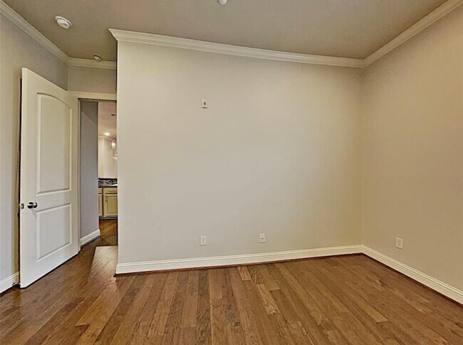 Building Photo - 4343 McKinney Ave