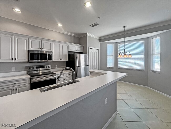 Building Photo - 8550 Kingbird Loop