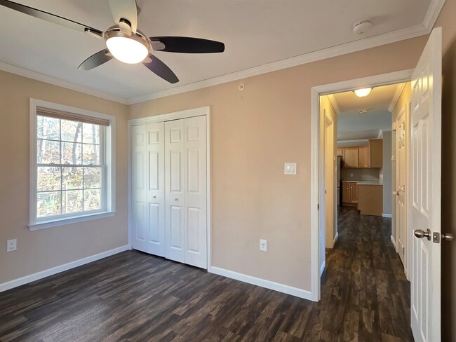 Building Photo - 4 Rock Point Rd