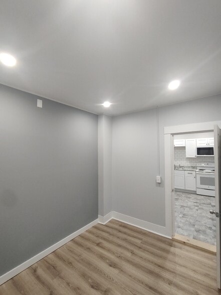 Building Photo - 142 High St