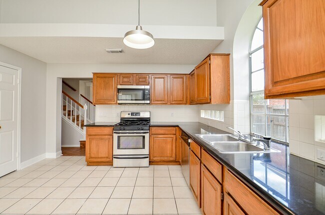 Building Photo - 1206 Green Knoll Dr