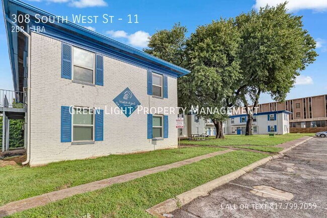 Building Photo - 308 South West St-11
