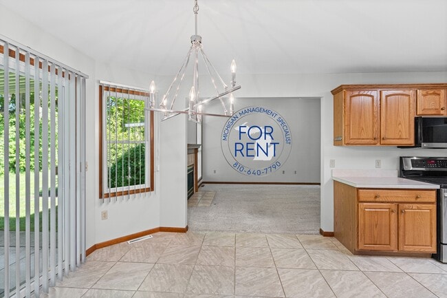 Building Photo - 3263 Silverwood Dr