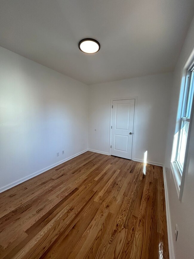 Building Photo - Amazing 2 bedroom with large bonus room for rent in Asbury Park!