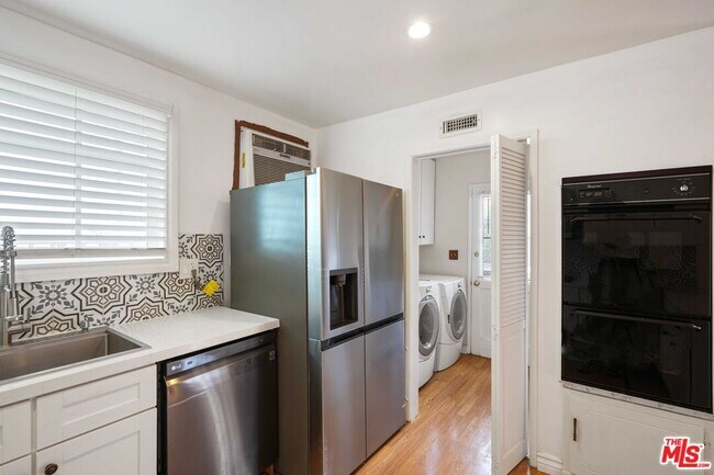 Building Photo - 6558 Neddy Ave