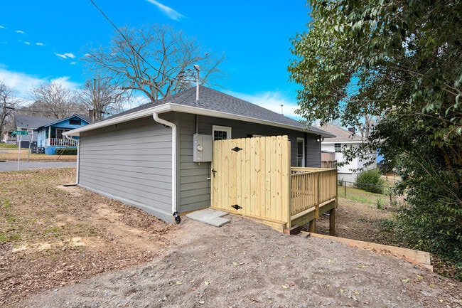 Building Photo - 112 Dean St