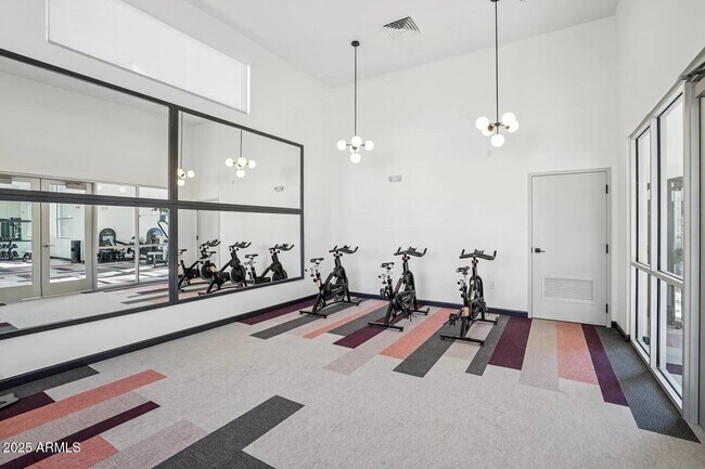 Building Photo - 1161 E O'Neil Dr