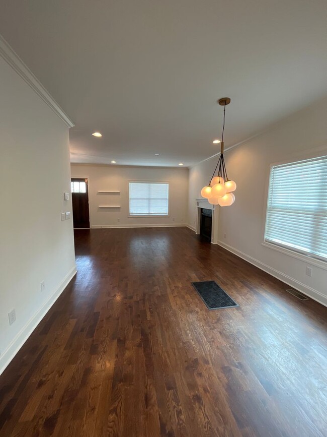 Building Photo - 3 Bedroom/ 2.5 Bath Home in Woodbine with Beautiful Screened in Porch and Fenced Yard.
