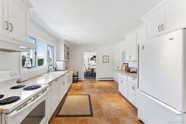 Building Photo - 18 Quogo Neck Ln