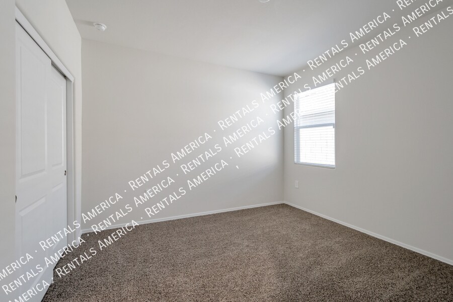Building Photo - 4655 W Basil Ave
