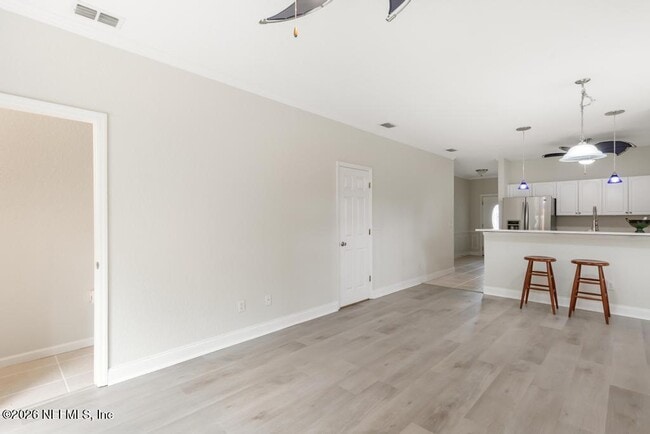 Building Photo - 66 W 14th St