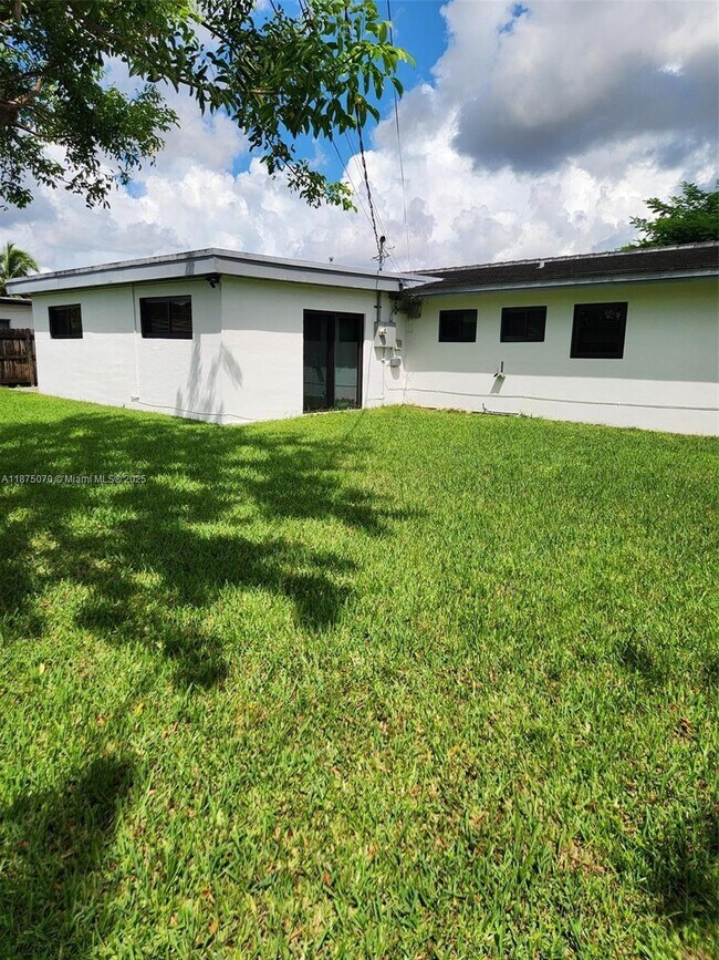 Building Photo - 10990 SW 57th St