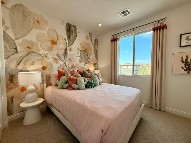 Building Photo - FULLY FURNISHED 3 BED 2.5 BATH 2 CAR GARAG...