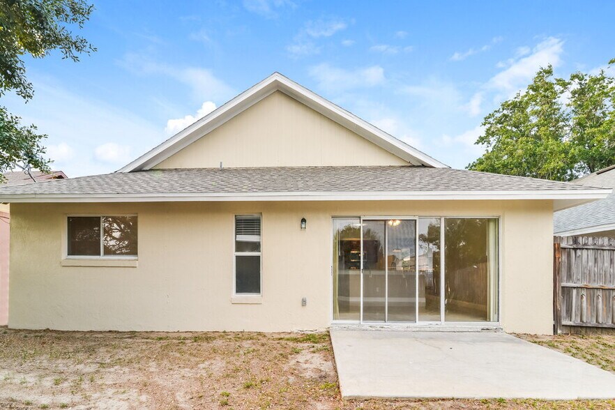 Building Photo - 3051 Bloomsbury Dr