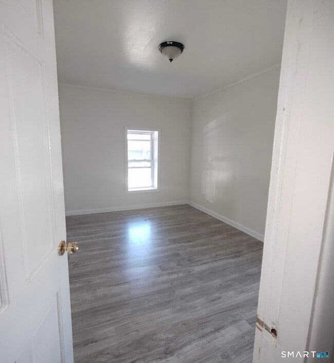 Building Photo - 30 Hawkins St