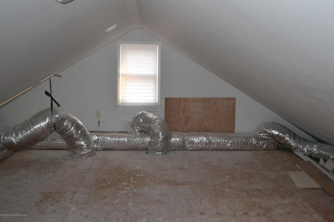 Building Photo - 3147 Hiawatha Ave