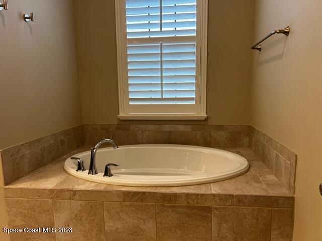 Building Photo - 8890 Napolo Dr