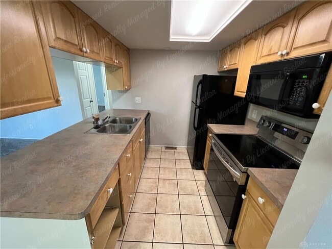 Building Photo - 170 Pinecone Ln