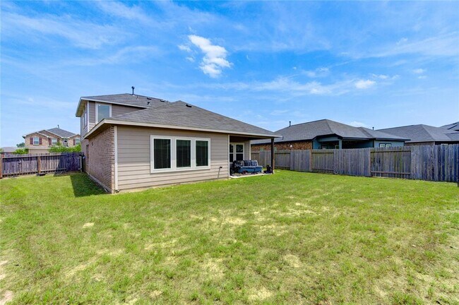 Building Photo - 20951 New Proper Dr