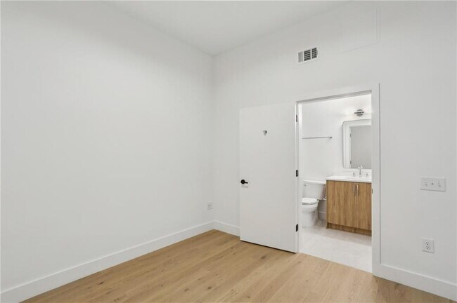 Building Photo - 567 Ponce De Leon Ave NE