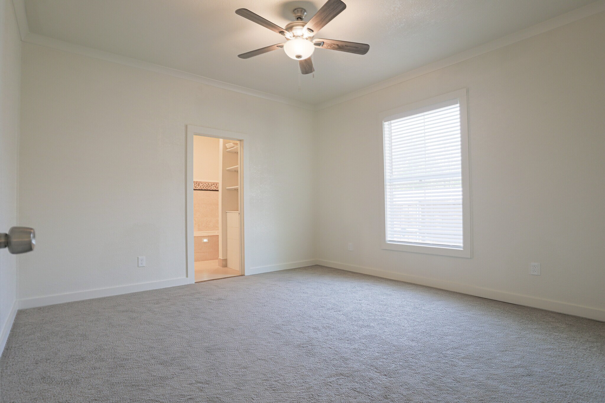 Bedroom with attached bath - 5528 Junius St
