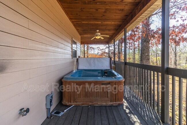 Building Photo - 306 White Cap Ln