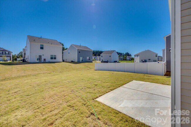 Building Photo - 587 King Clover Ln