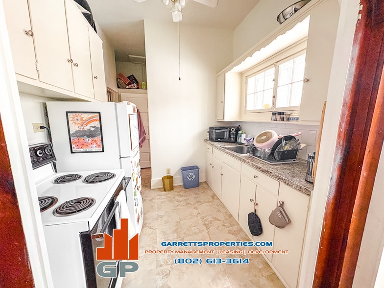 Building Photo - 10 Loomis St