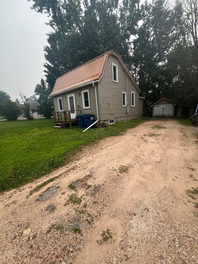 Building Photo - Click the “Apply Now” button or email wapmrentals@gmail.com for a prompt response.