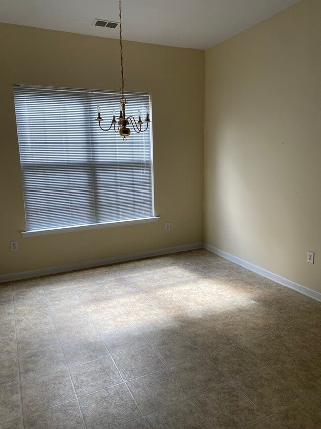 Building Photo - 300 Southmen Ln