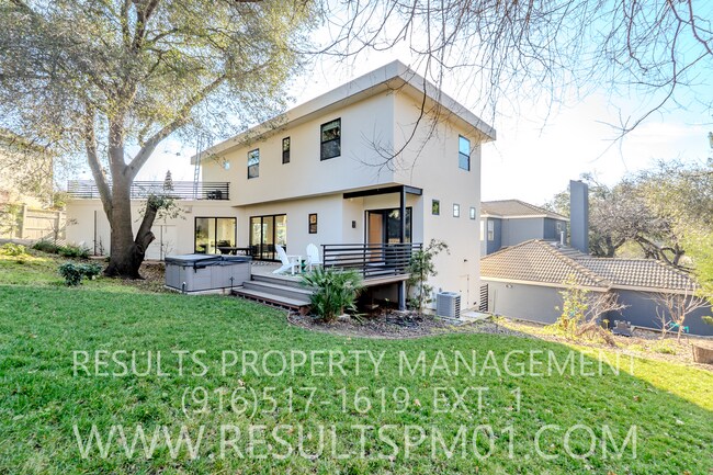 Building Photo - Stunning luxury custom home! 4 bedrooms heart of Fairoaks