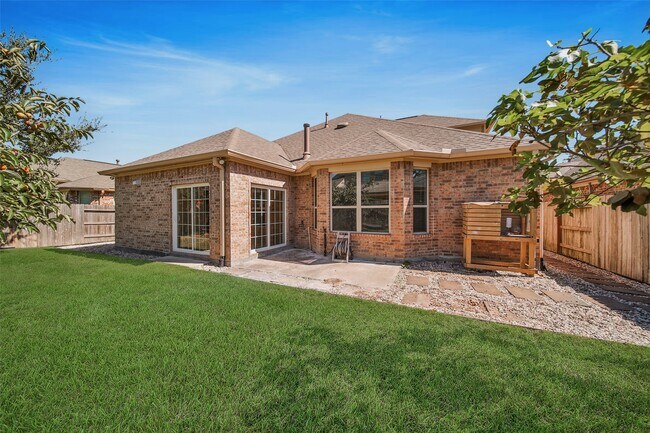 Building Photo - 25208 Forest Ledge Dr