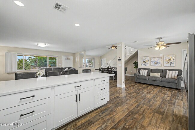 Building Photo - 2837 W Union Hills Dr