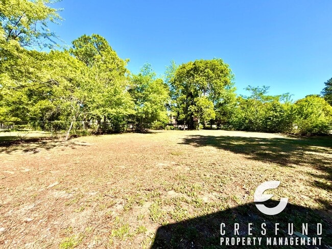Building Photo - 7 MINUTES FROM INTERSTATE! Adorable 3 Bed Two Bath in Raeford - Ready for Move In TODAY!